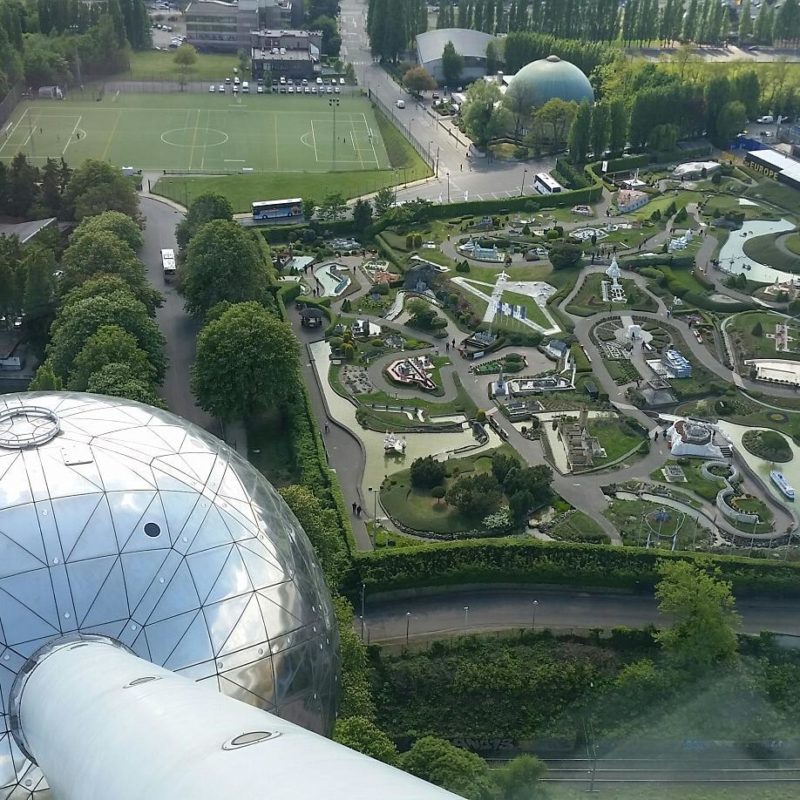 A node of the Atomium, and a theme park