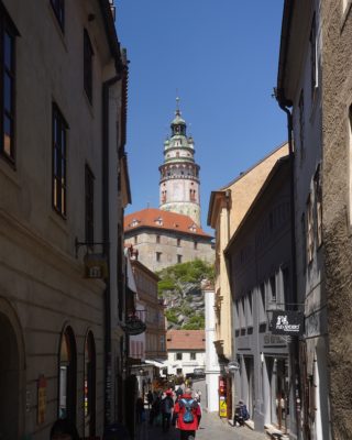 Česky Krumlov keep tower from narrow streets