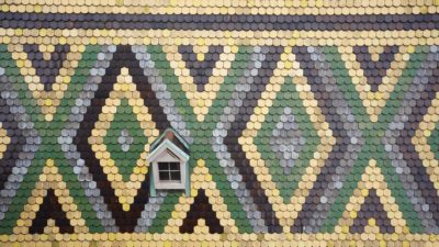 St Stephen's roof, coloured tiles in yellow, green and black